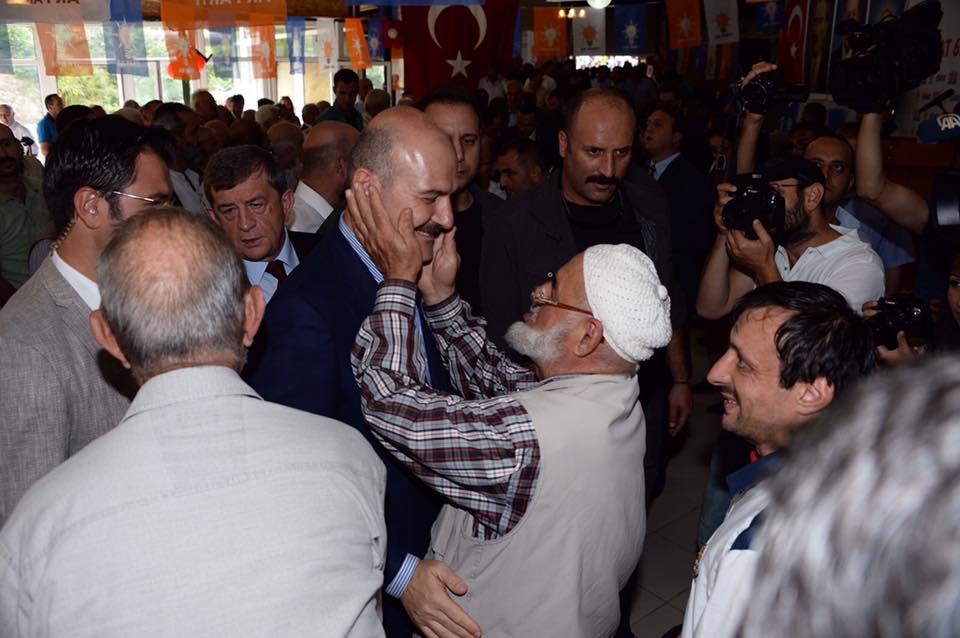 Soylu Ak Parti Hayrat ilçe kongresine katıldı