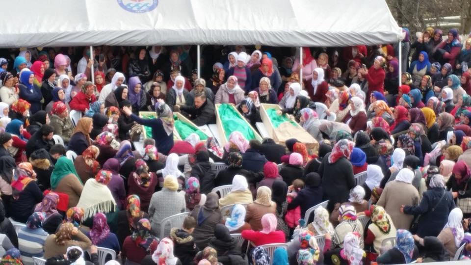 Almanya'da Ölü Bulunan Aile Son Yolculuğuna Uğurlandı