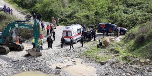 Trabzon'da Polis Aracının Dereye Devrilmesi