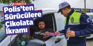 Sürücülere Çikolata İkram Ettiler