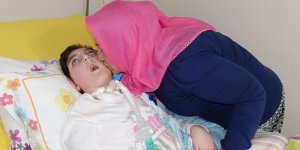 Anne Babasının Gözü Fatmanur'un Üzerinde