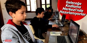 Geleceğe Kodlama Merkezi'nde Hazırlanıyorlar