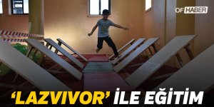Çocuklara "Lazvivor Parkuru" Eşliğinde Eğitim Veriyor
