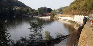Sera Gölü'ndeki "perde beton"lar yıkılıyor