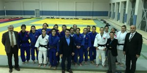 Selçuk Çebi'den Sporculara Moral Ziyareti