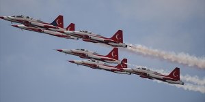 Türk Yıldızları Maçka şehitleri anısına uçtu